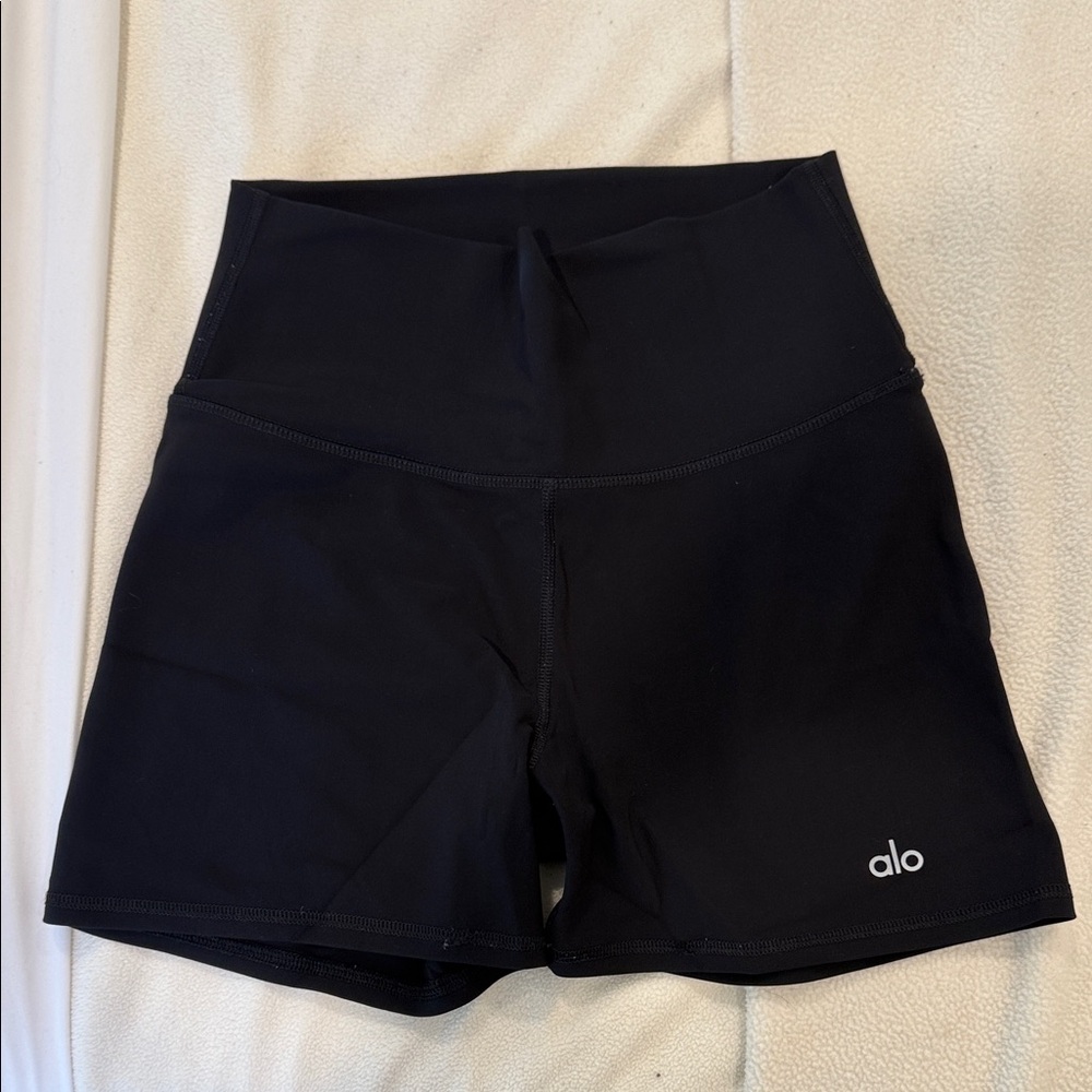 ALO Yoga Women's Black Athletic Shorts
